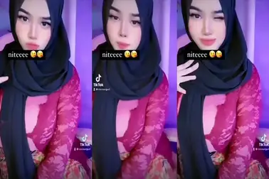 Bokep Jilbab Kebaya Merah Dihajar Sampai Mewek